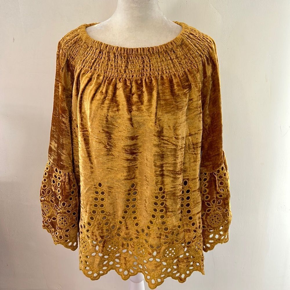 John Mark mustard colored velvet long sleeve blouse Size S New